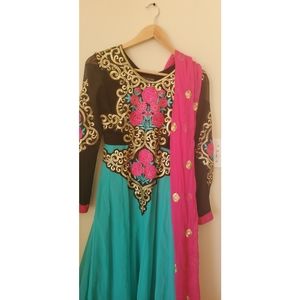 Beautiful Indian/Pakistan Salwar Kameez